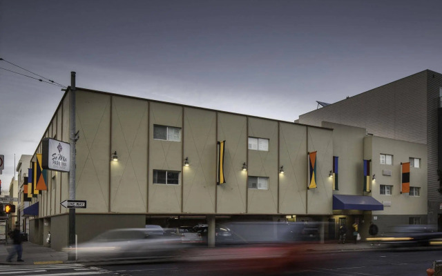 SOMA Park Inn – Civic Center