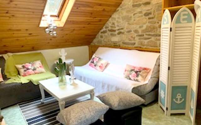 Studio in Plouguerneau, With Wonderful sea View, Enclosed Garden and Wifi