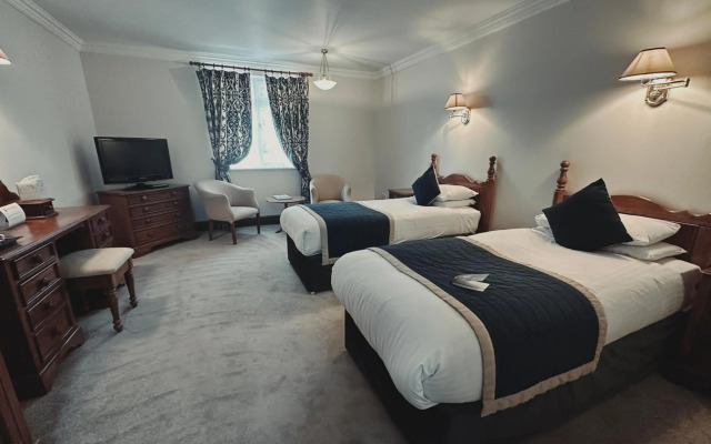 Cave Castle Hotel