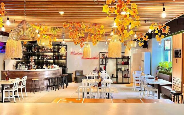 Madison 101 Hotel & Tower