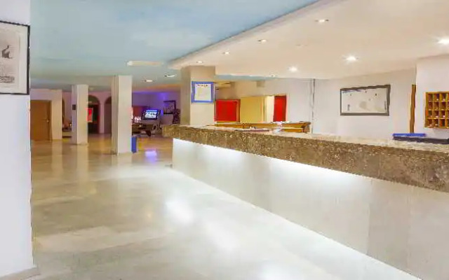 Apartamentos Mar y Playa 2