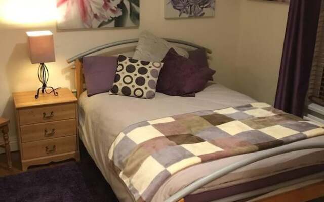 Cosy Urban 3-bedroom Terraced House in Derry