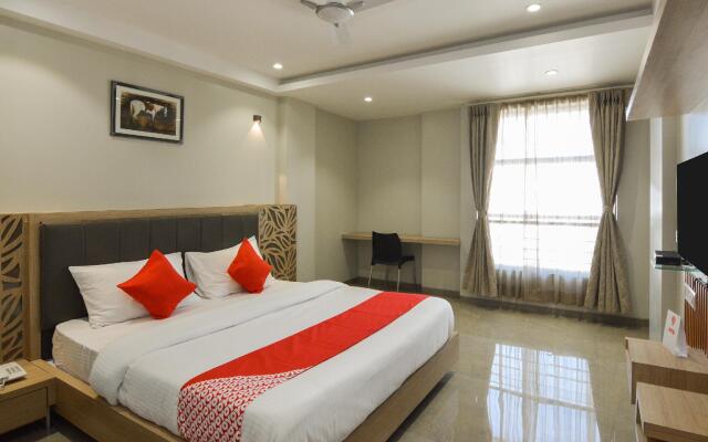 OYO Flagship 19307 Hotel Season Choice
