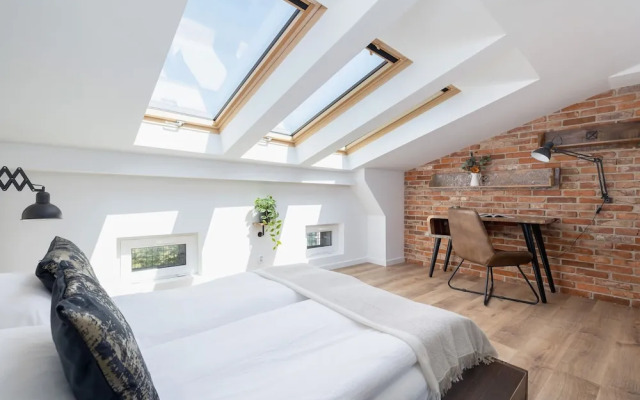 Wawel Castle Studio Dietla by Renters