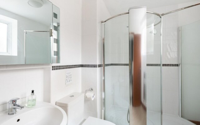 The Southwick Sanctuary - Large & Modern 6bdr with Terrace