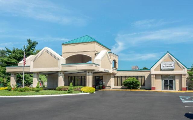 Ramada by Wyndham Levittown Bucks County