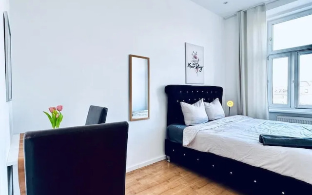 Cozy 3BR Apt Near Kaufpark Alterlaa
