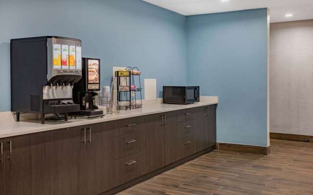 Days Inn by Wyndham Bronx NYC