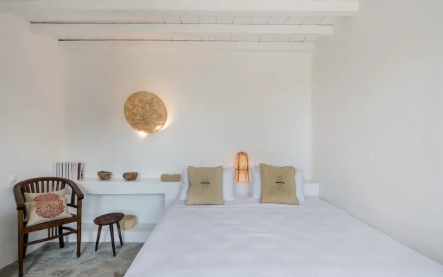 Traditional Villa With Swimming Pool