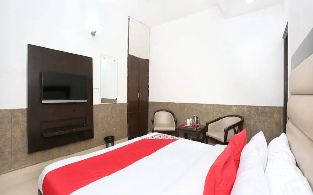 OYO 1355 Hotel Dream