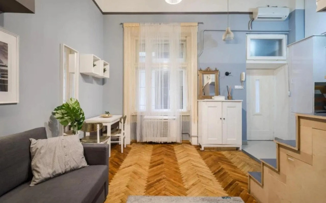 Z44- Boutique Apartment, Best Location. By BQA