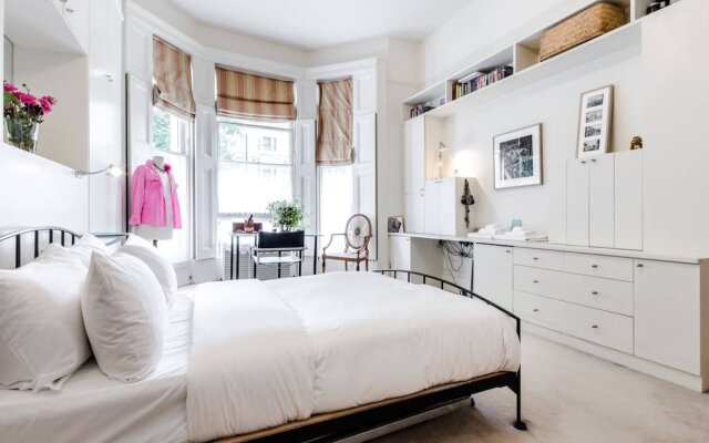 Entire Home: Chic & Cheery 1bed in Shepherd'S Bush