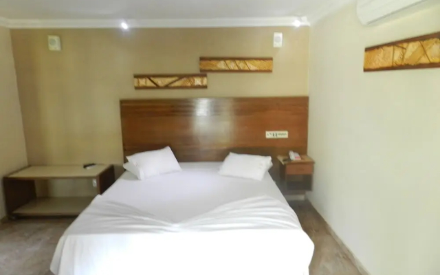 Paradise Inn Hotel e Lazer