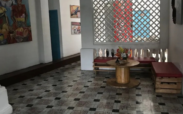 Hostal 1811 - Hostel