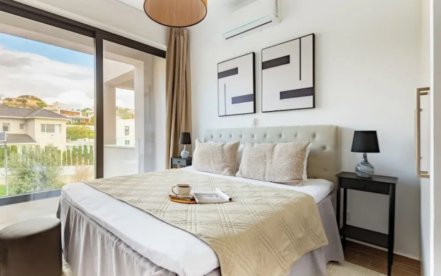 Sanders River Plaza Limassol Apartment