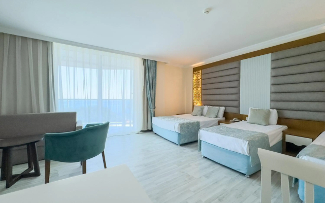 Concordia Celes Hotel