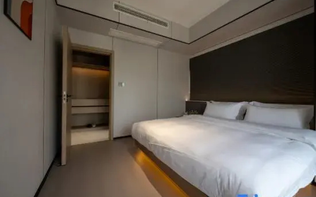 Yinyu Sky Homestay (Chongqing Auto Expo Center Xianwai City Garden)