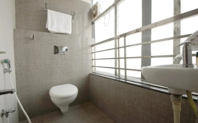 The Royal Inn by OYO Rooms