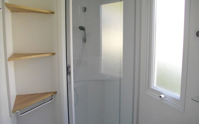 Bungalow With 2 Bedrooms in Onzain, With Terrace