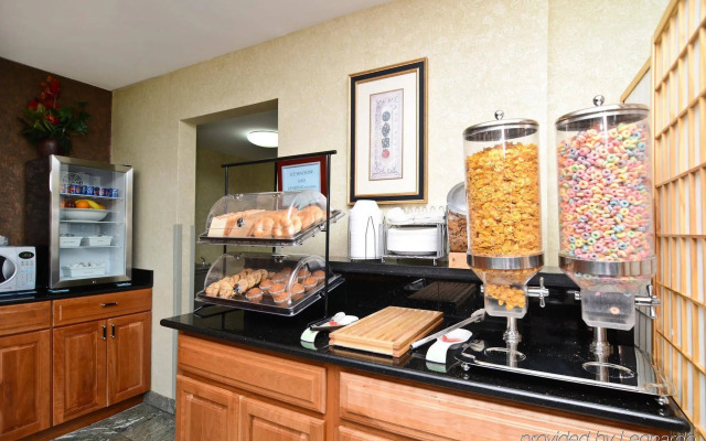MHO Inn & Suites