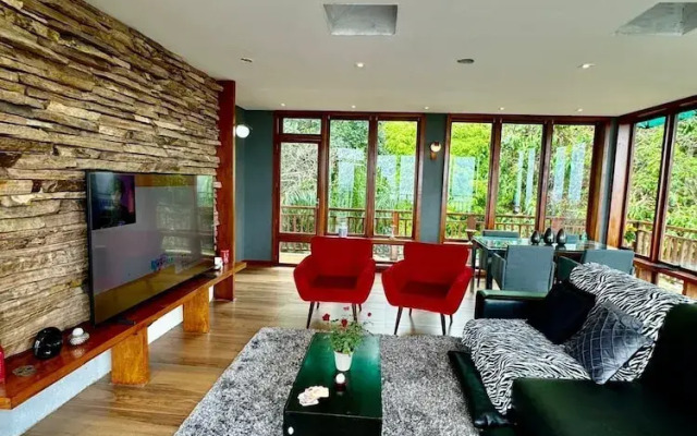 Leonardi's Sunset House