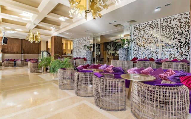 Barcelo Royal Beach