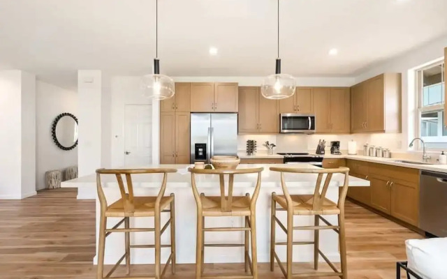 @ Marbella Lane - Mesmerizing Ocean + MT Views