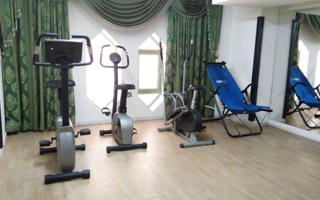 Royal Crown Hotel & Suites