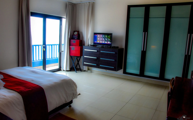 Boathouse Seaview Suites Guest House