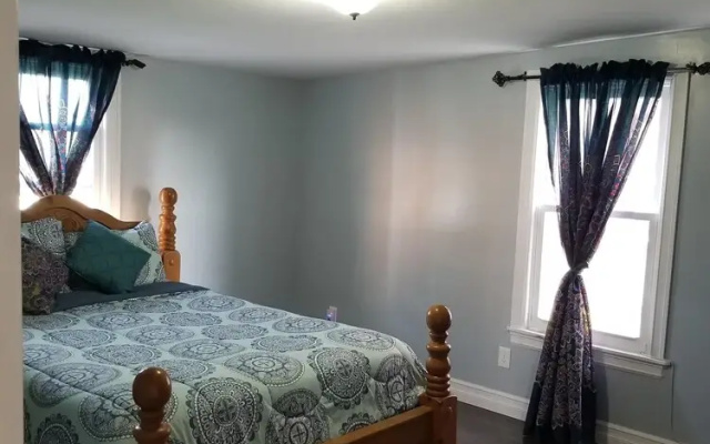 2 Bed Rooms Shared Brooklyn Apartment