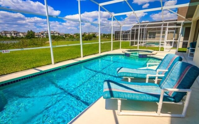 Linda's Pinewood Villa 4 Bedroom Home