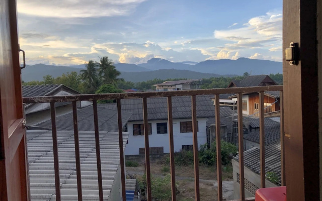 Sandee Place Chomthong