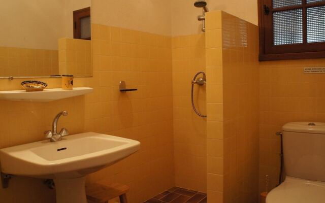 Charming Holiday Home in Tourtour, Provence With Garden