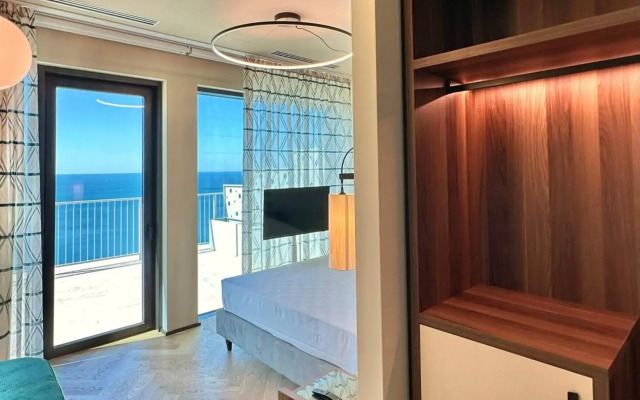 Maximilian Suites