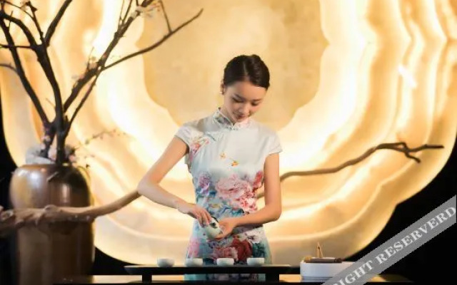 The Jade House · Hongjin