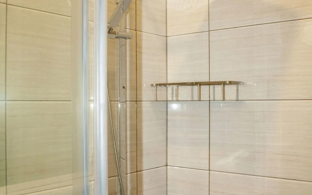 Emerald Suites