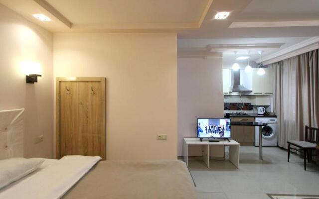 Explore Yerevan, Komitas 22