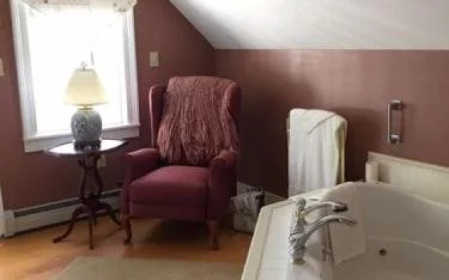 Green River Bridge House