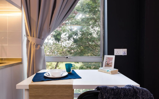 Upstairs Downstairs Coliving Kampung Pandan – Guest Rooms – Kuala Lumpur