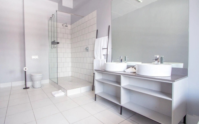 Hallmark Hotel by BON Hotels