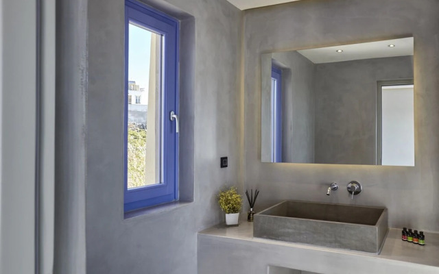 Santorini Sky, Luxury Resort