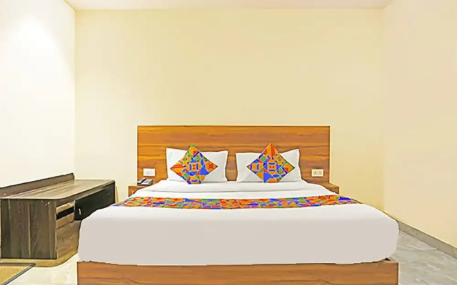 FabHotel The Happiness