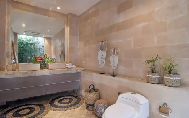 Villa Mia by Villa Finder