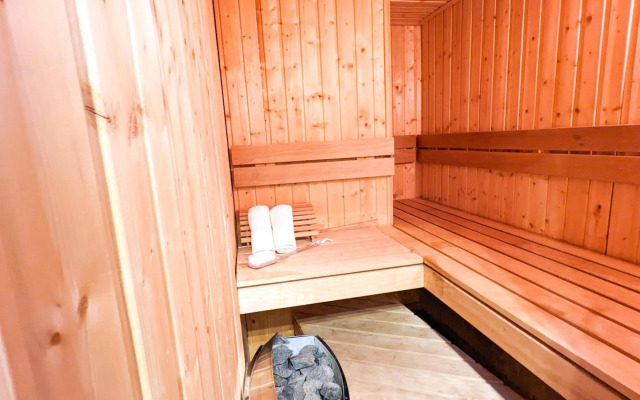 120M2 LUXURY CONDO with SAUNA, JACUZZI, CINEMA In Downtown Budapest