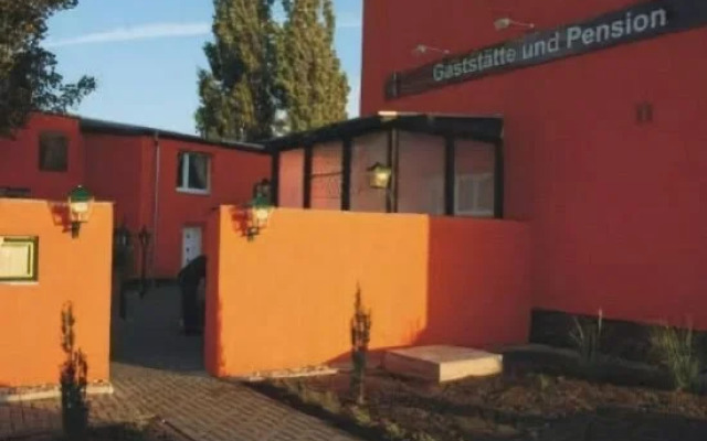 Schnitzelschmiede & Pension Bäumchen