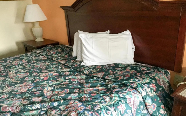 Motel 6 Calera