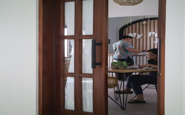 Bisma Balcony Homestay By Zuzu