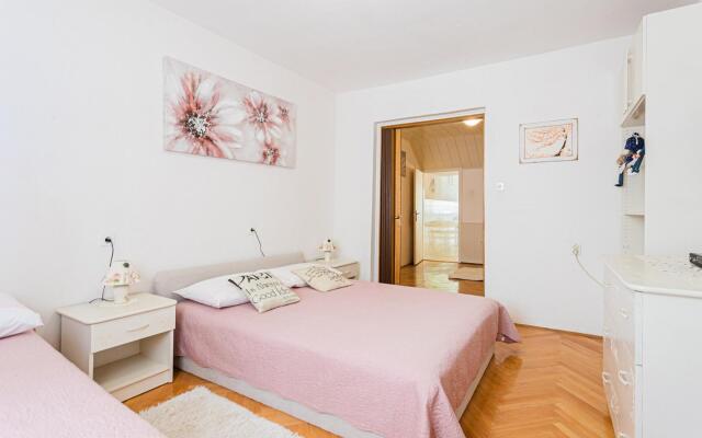 Anki - 15 m From sea - A2