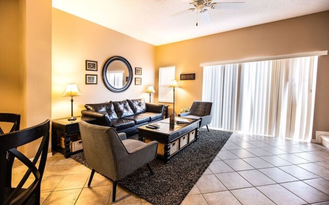 Cozy - Adorable 3 Bed 2.5 Bath Townhouse 1015