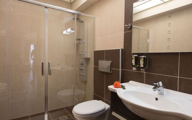 Leste Luxury Homes